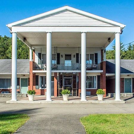 Rodeway Inn Marshall Manor Horseheads Extérieur photo