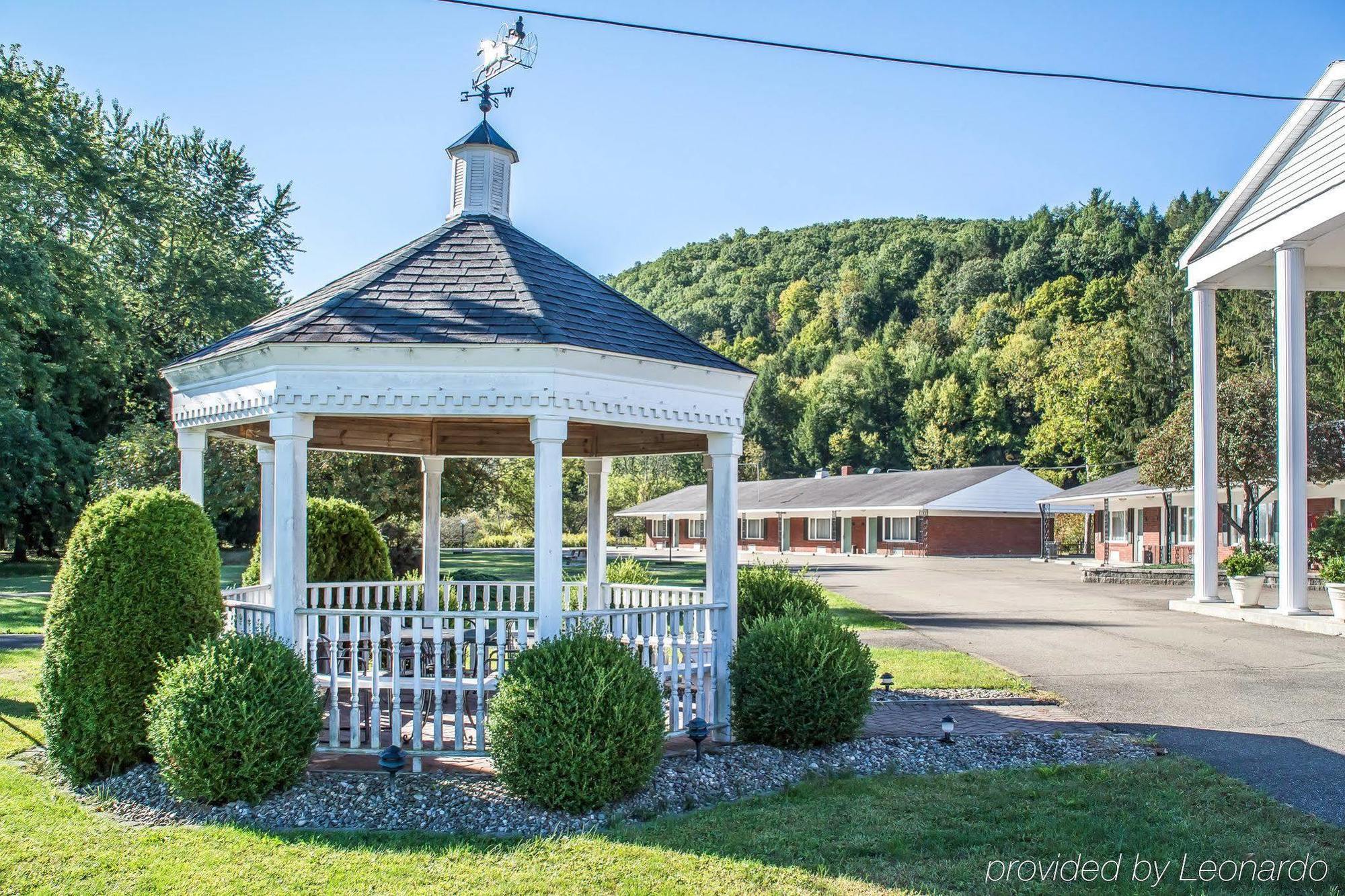 Rodeway Inn Marshall Manor Horseheads Extérieur photo